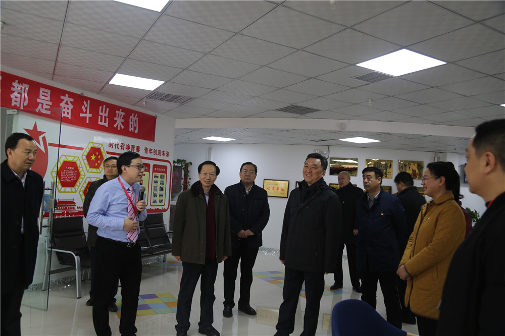 熱烈歡迎全國總工會副主席，書記處書記魏地春及省總工會王保存主席一行蒞臨安陽青峰網(wǎng)絡參觀指導