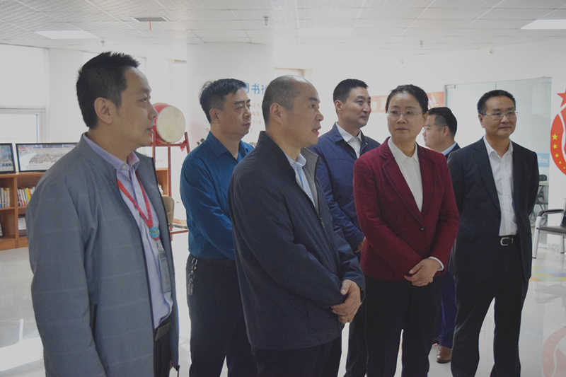 熱烈歡迎河南省委統(tǒng)戰(zhàn)部副部長梁險峰一行蒞臨安陽青峰網(wǎng)絡調(diào)研社會階層工作！